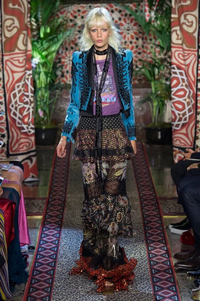 Look 49